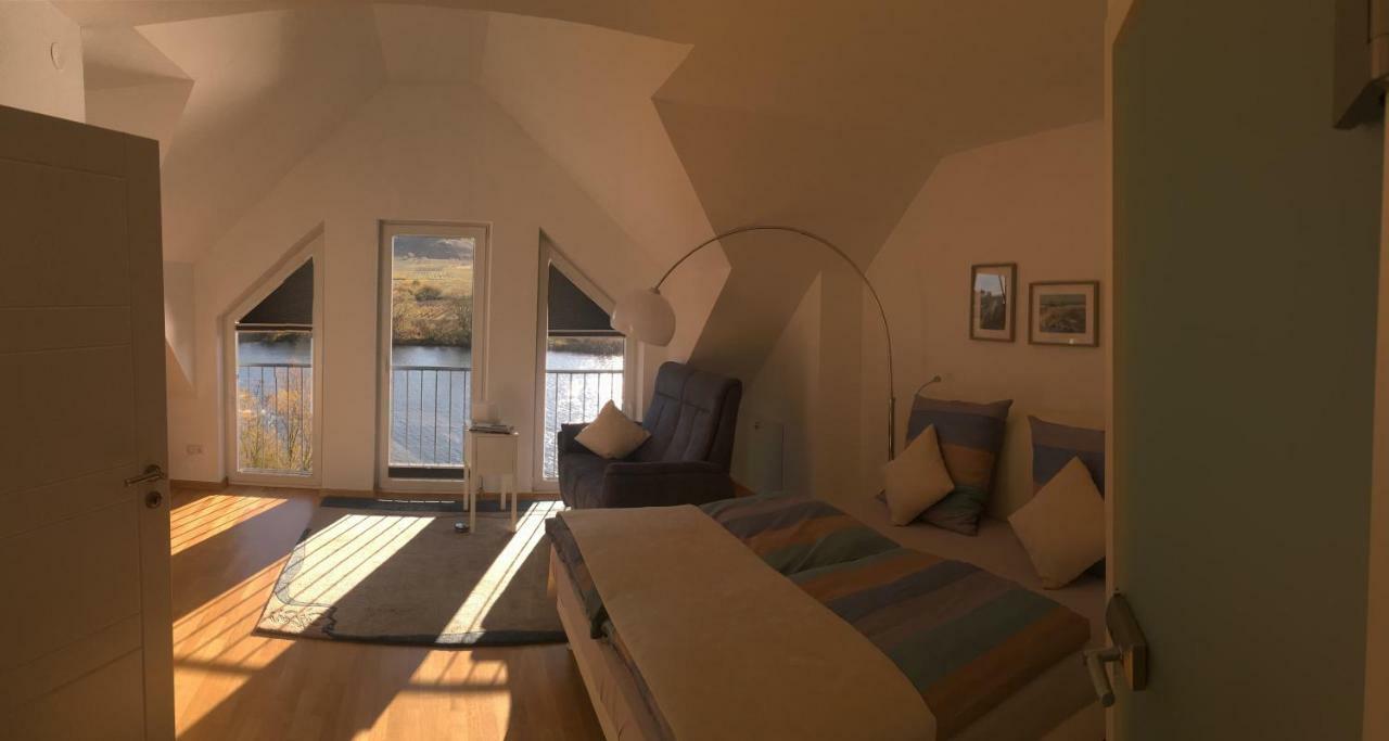Gaestehaus Weingut Meierer Kesten Bagian luar foto