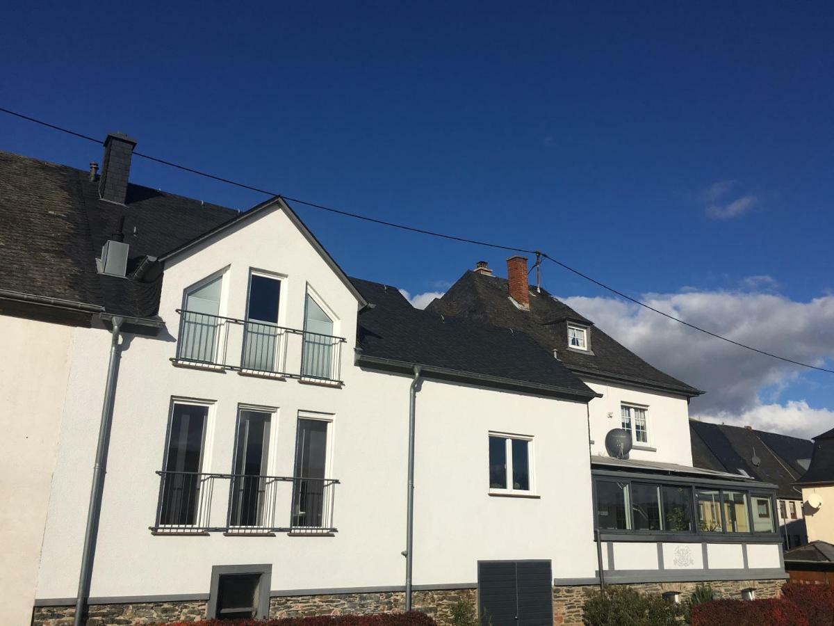 Gaestehaus Weingut Meierer Kesten Bagian luar foto
