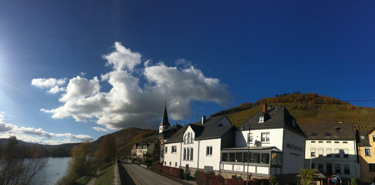 Gaestehaus Weingut Meierer Kesten Bagian luar foto