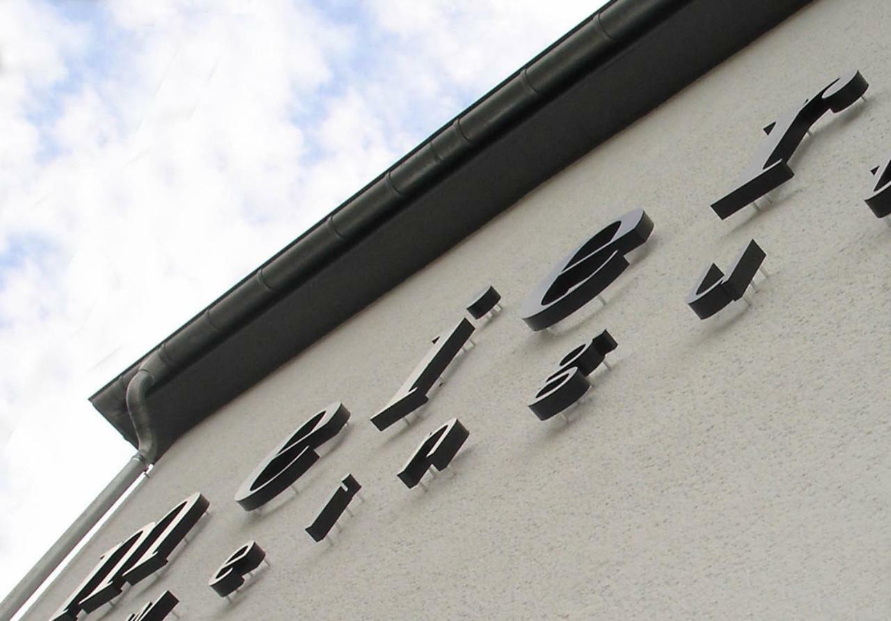 Gaestehaus Weingut Meierer Kesten Bagian luar foto