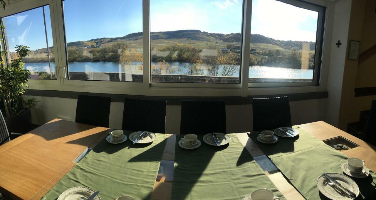 Gaestehaus Weingut Meierer Kesten Bagian luar foto